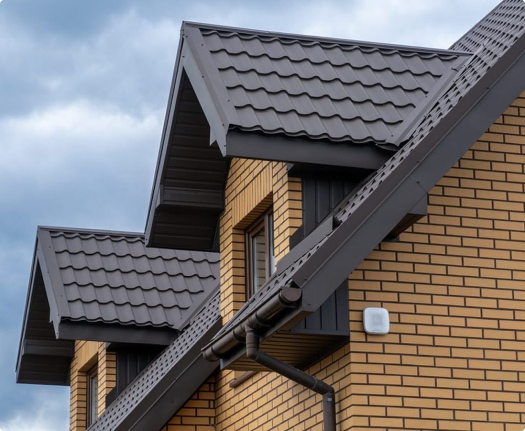 Comparing paid-ads-focused vs full-system roofing agencies